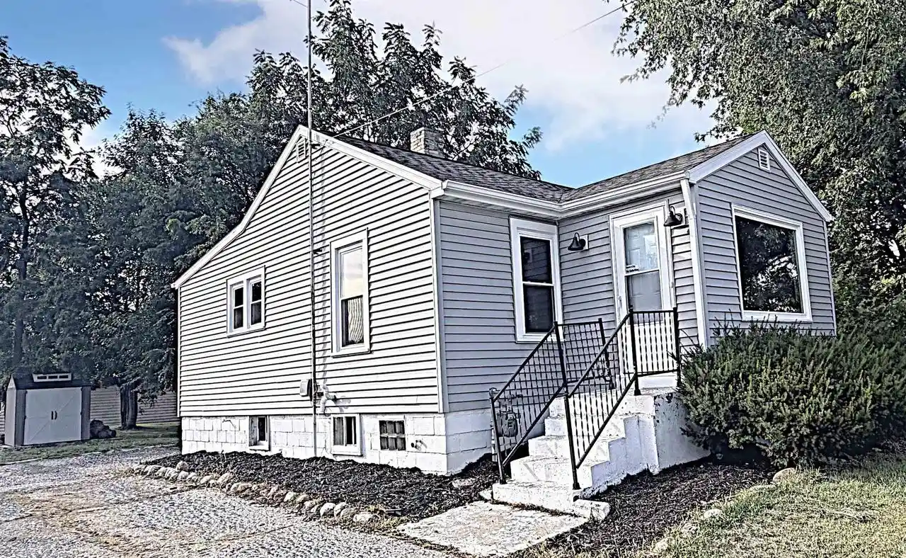 Photo 1 of Single family home for sale at 622 Tower Ave, Kellnersville, WI 54215 | MLS# 50332838 | Listing updated on 2026-09-17