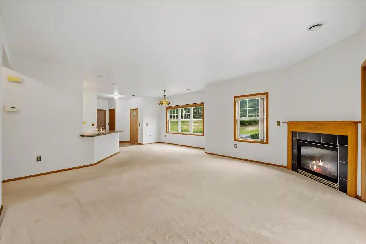 Photo 3 of Condo for sale at 2170 Seminole St, Grafton, WI 53024 | MLS# 1981047 | Listing updated on 2026-10-05