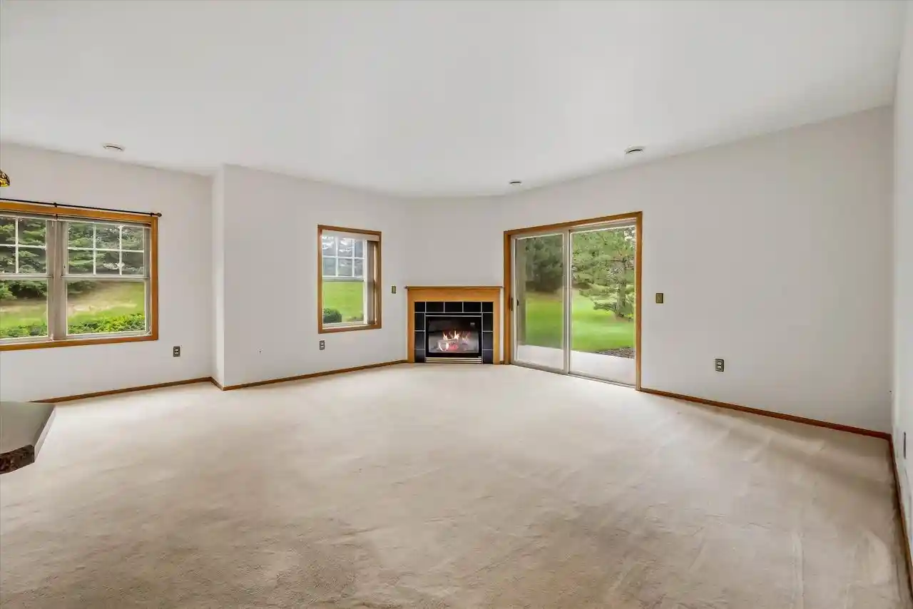 Photo 4 of Condo for sale at 2170 Seminole St, Grafton, WI 53024 | MLS# 1981047 | Listing updated on 2026-10-05