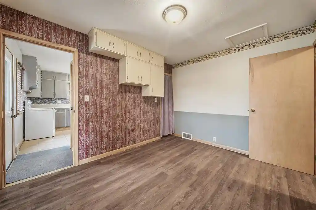 Photo 2 of Single family home for sale at 914 21st Avenue, Bloomer, WI 54724 | MLS# 1605141 | Listing updated on 2026-10-05