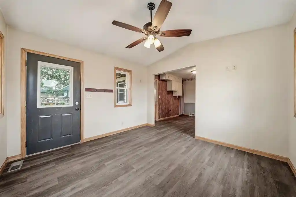 Photo 3 of Single family home for sale at 914 21st Avenue, Bloomer, WI 54724 | MLS# 1605141 | Listing updated on 2026-10-05