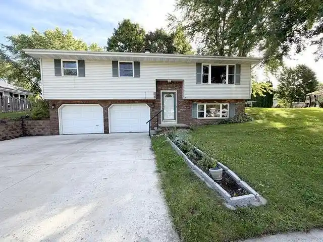 Photo 1 of Single family home for sale at 476 Hiawatha Dr, Brillion, WI 54110 | MLS# 50332829 | Listing updated on 2026-09-23