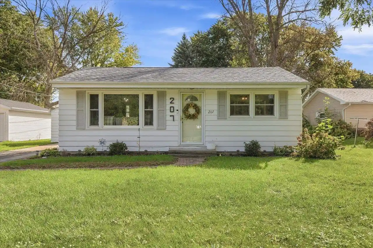 Photo 1 of Single family home for sale at 207 N 5th Street, Winneconne, WI 54986 | MLS# 50332847 | Listing updated on 2026-09-23