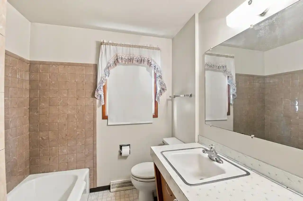 Photo 2 of Single family home for sale at 1619 Harold St, Green Bay, WI 54302 | MLS# 50332844 | Listing updated on 2026-09-20