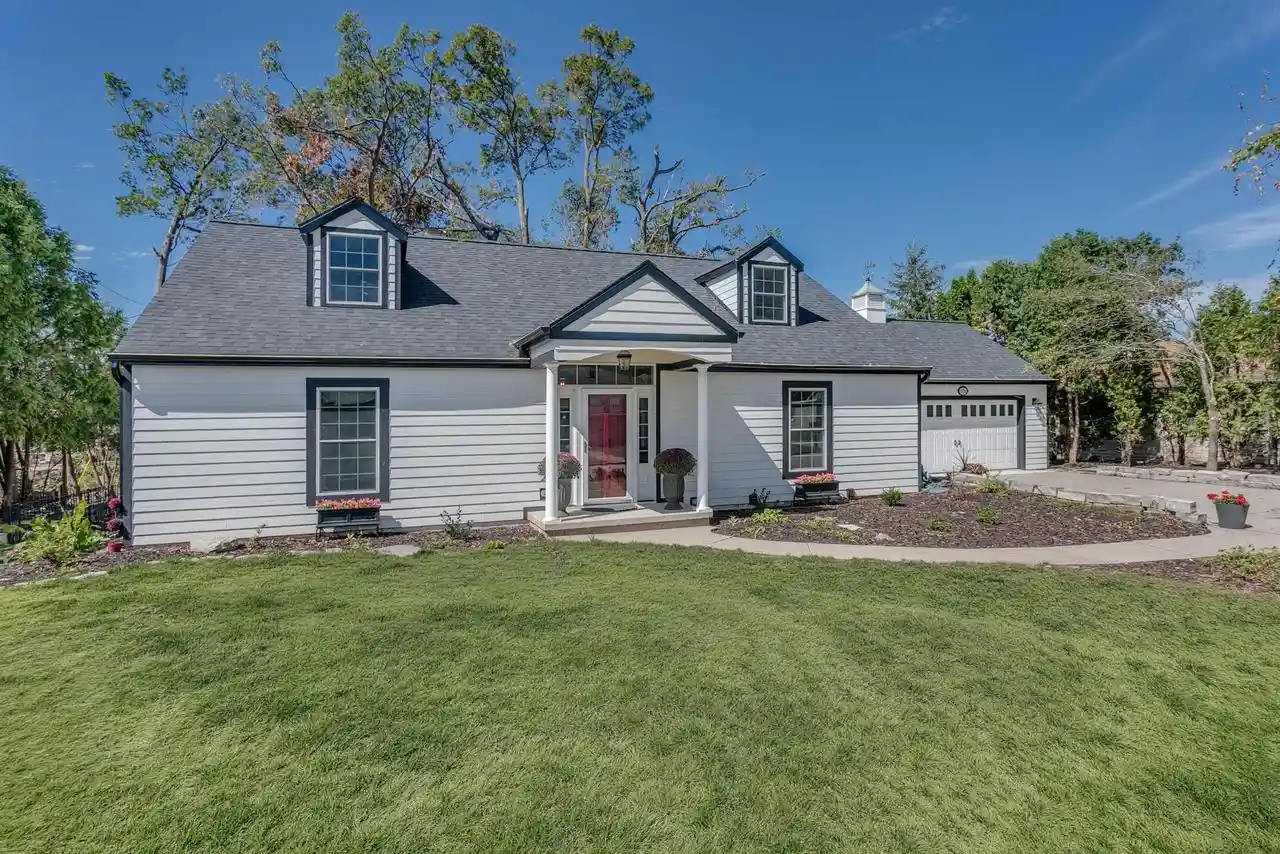 Photo 1 of Single family home for sale at 1701 S Hillcrest Dr, Appleton, WI 54914 | MLS# 50332849 | Listing updated on 2026-09-22