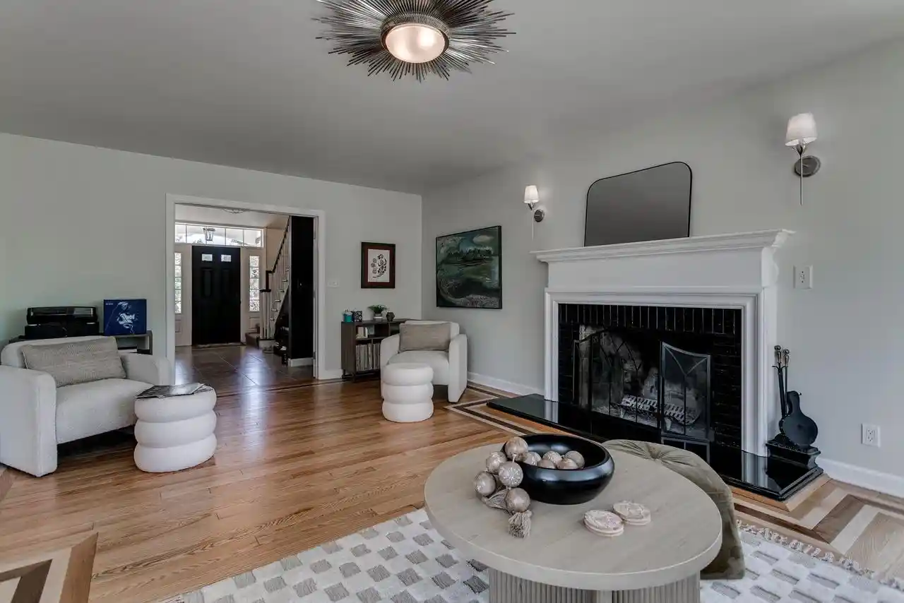 Photo 4 of Single family home for sale at 1701 S Hillcrest Dr, Appleton, WI 54914 | MLS# 50332849 | Listing updated on 2026-09-22