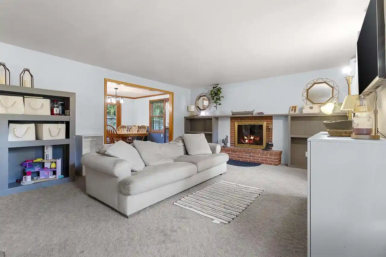 Photo 3 of Single family home for sale at 2859 St Ann Dr, Green Bay, WI 54311 | MLS# 50332850 | Listing updated on 2026-09-23
