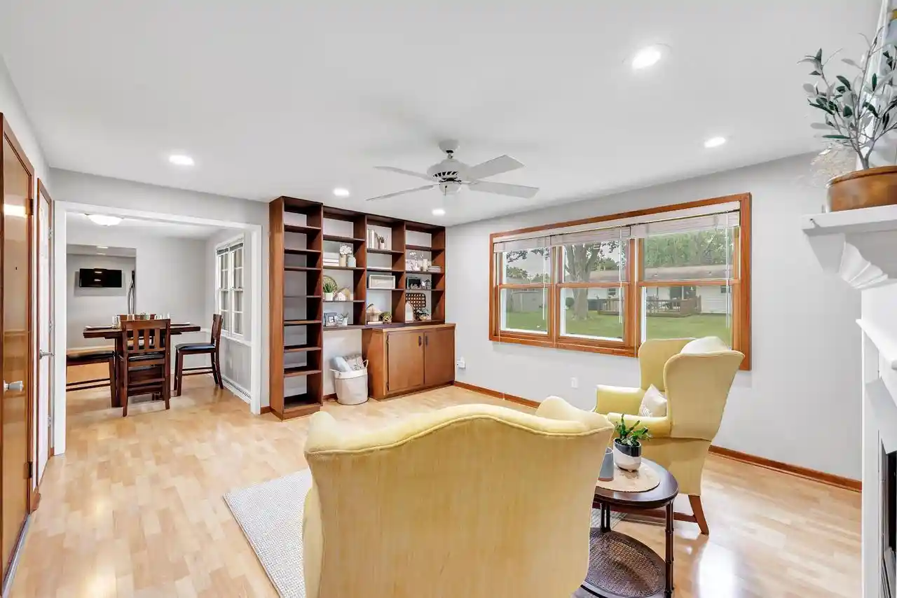 Photo 3 of Sale Pending at 1010 Robin St, De Pere, WI 54115 | MLS# 50332855 | Listing updated on 2026-10-02