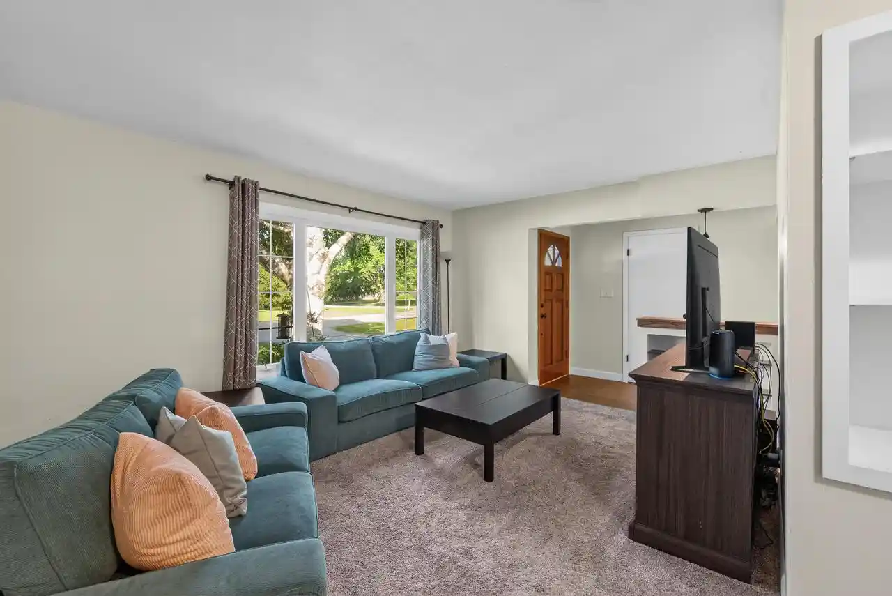 Photo 4 of Single family home for sale at W128n8518 Revere Rd, Menomonee Falls, WI 53051 | MLS# 1981064 | Listing updated on 2026-09-22