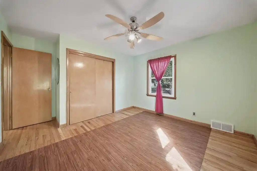 Photo 4 of Single family home for sale at 1132 Pershing St, Eau Claire, WI 54703 | MLS# 1605170 | Listing updated on 2026-09-23