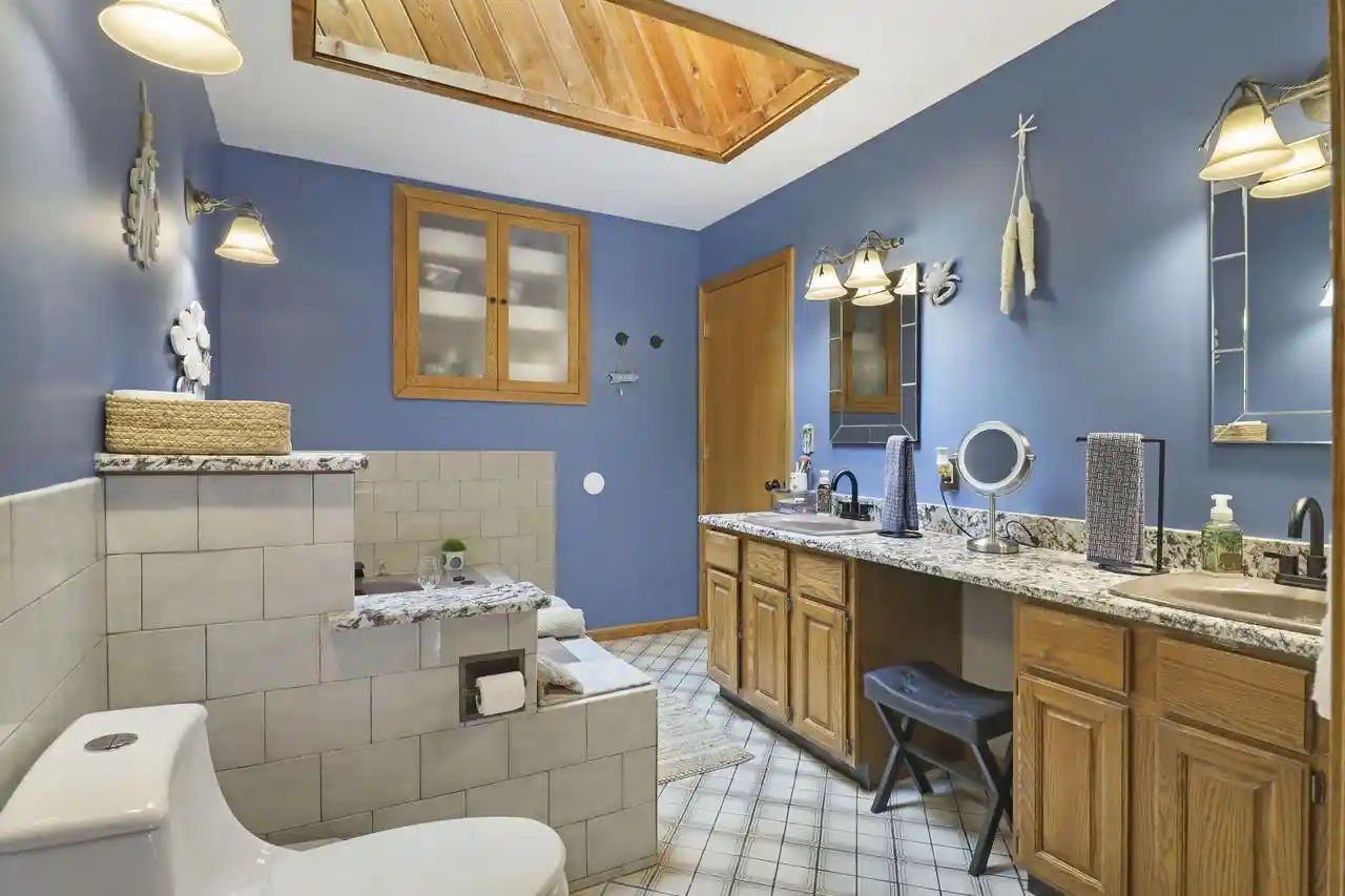 Photo 4 of Single family home for sale at 645 W Estate Ct, Elkhorn, WI 53121 | MLS# 1981069 | Listing updated on 2026-09-26