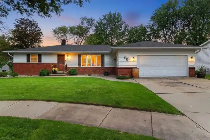 Photo 1 of Single family home for sale at 25 St Charles Pl, Little Chute, WI 54140 | MLS# 50332851 | Listing updated on 2026-09-19