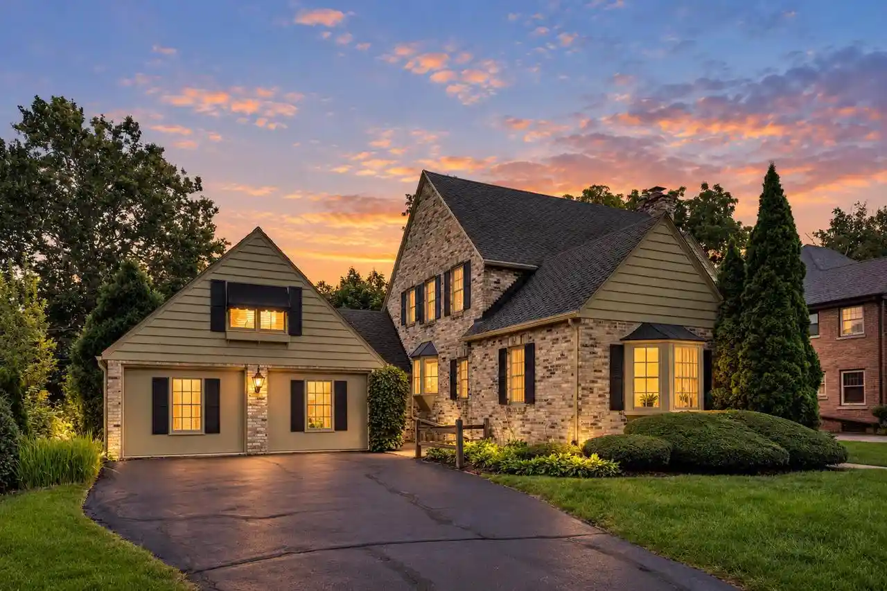Photo 1 of Single family home for sale at 937 Orchard St, Racine, WI 53405 | MLS# 1981067 | Listing updated on 2026-09-18