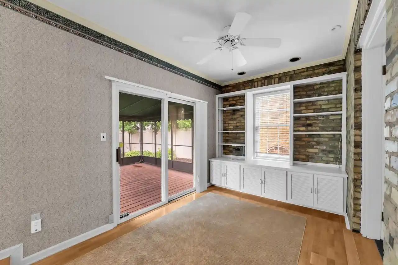 Photo 2 of Single family home for sale at 937 Orchard St, Racine, WI 53405 | MLS# 1981067 | Listing updated on 2026-09-18