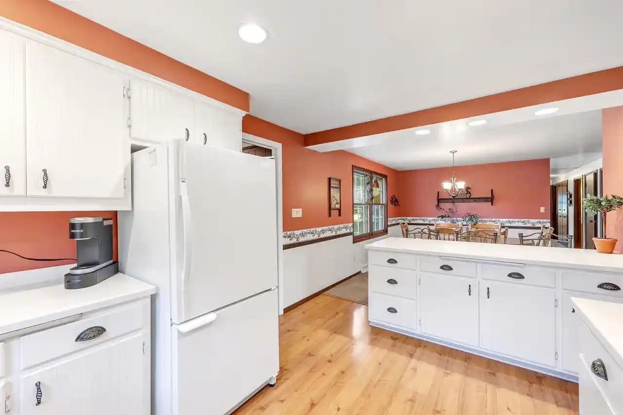 Photo 4 of Single family home for sale at 3826 Hidden Valley Ln, Green Bay, WI 54311 | MLS# 50332859 | Listing updated on 2026-09-21