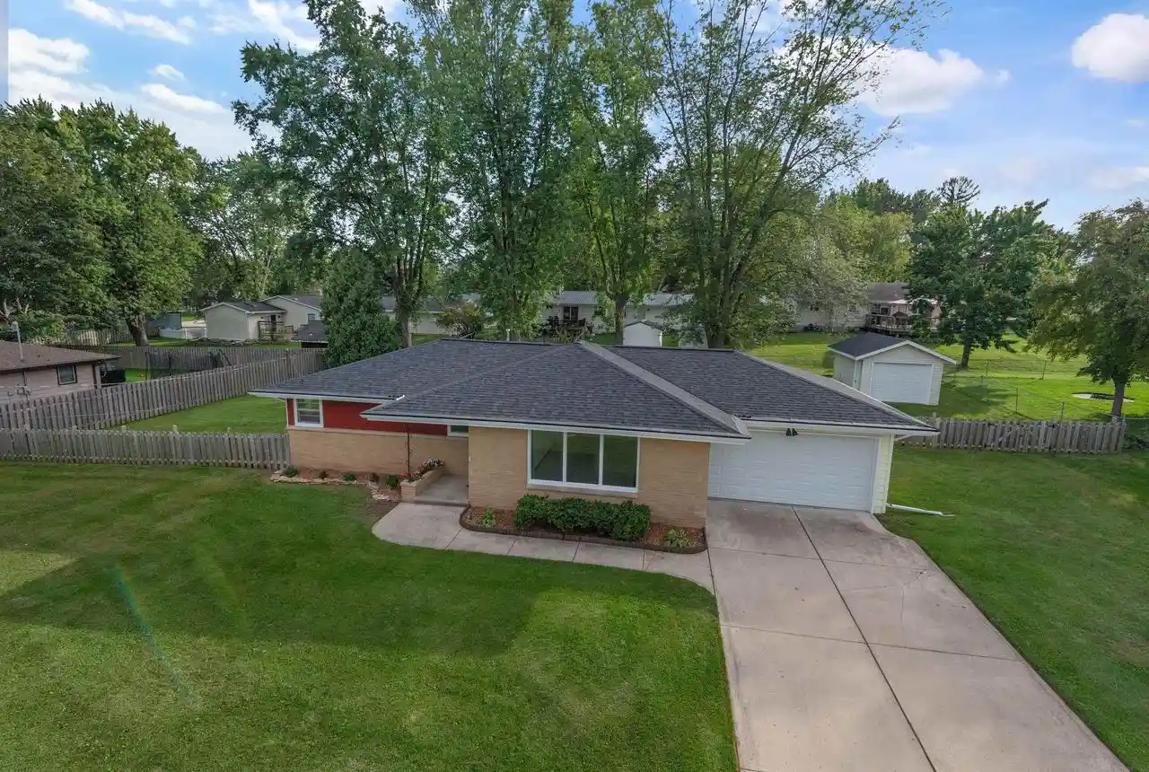 Photo 1 of Single family home for sale at 1607 Cormier Rd, Green Bay, WI 54313 | MLS# 50332865 | Listing updated on 2026-09-21