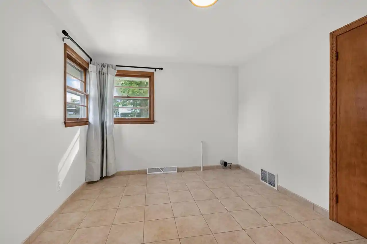 Photo 3 of Single family home for sale at 1607 Cormier Rd, Green Bay, WI 54313 | MLS# 50332865 | Listing updated on 2026-09-21