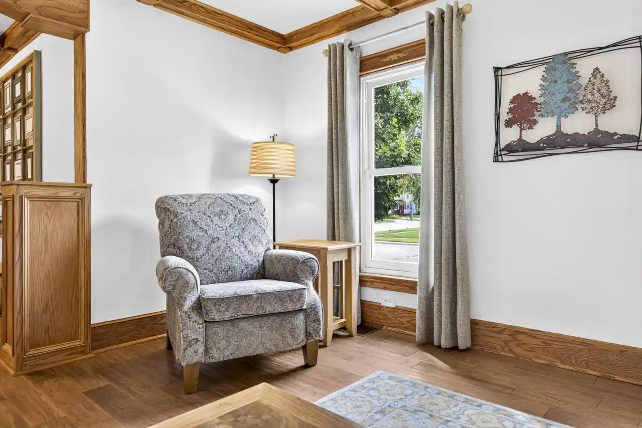 Photo 3 of Single family home for sale at 582 Oak St, Neenah, WI 54956 | MLS# 50332868 | Listing updated on 2026-09-21
