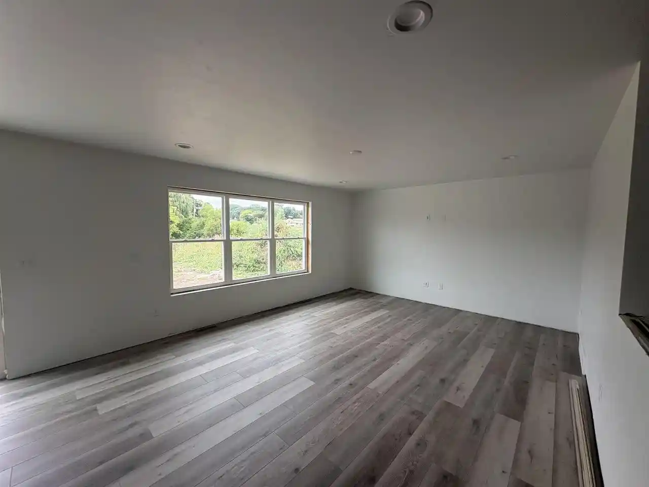 Photo 3 of Single family home for sale at 591 Security Blvd, Green Bay, WI 54313 | MLS# 50332870 | Listing updated on 2026-09-21