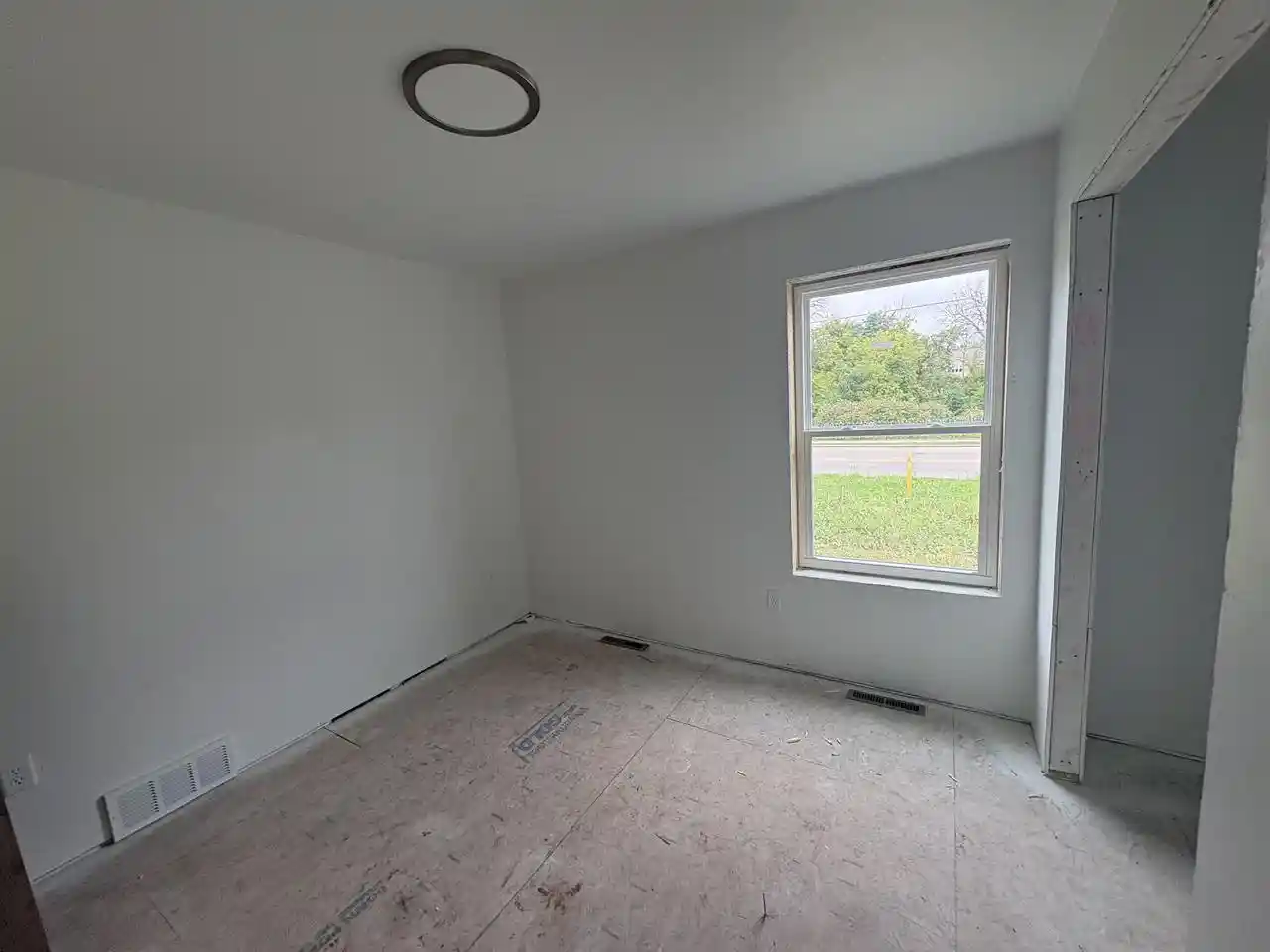 Photo 4 of Single family home for sale at 591 Security Blvd, Green Bay, WI 54313 | MLS# 50332870 | Listing updated on 2026-09-21