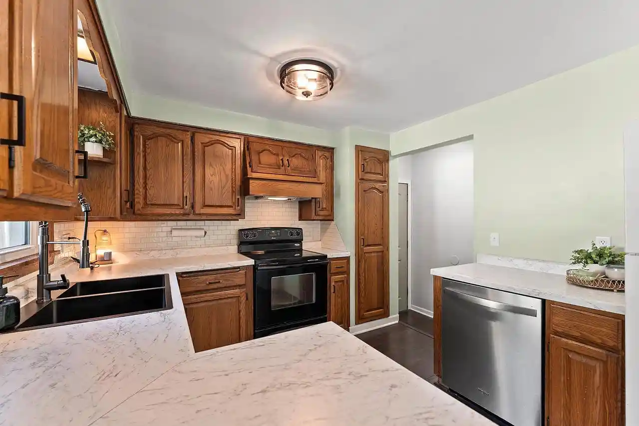 Photo 3 of Single family home for sale at 2316 Meadow Ln, Green Bay, WI 54301 | MLS# 50332872 | Listing updated on 2026-09-21