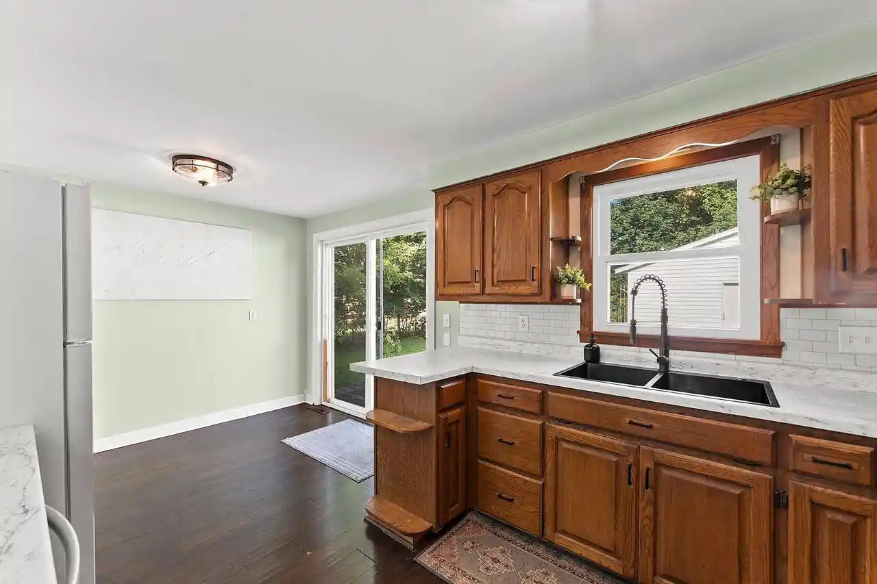 Photo 4 of Single family home for sale at 2316 Meadow Ln, Green Bay, WI 54301 | MLS# 50332872 | Listing updated on 2026-09-21