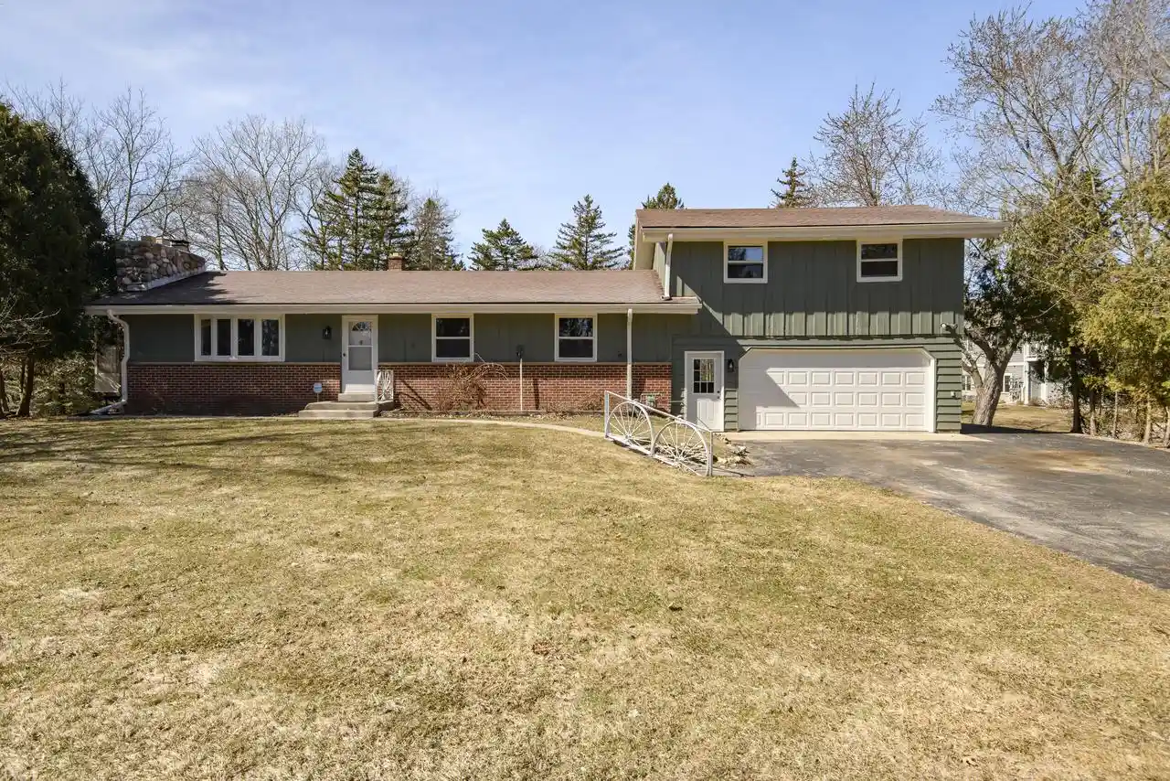 Photo 1 of Single family home for sale at 745 N Green Bay Rd, Grafton, WI 53024 | MLS# 1981090 | Listing updated on 2026-10-01