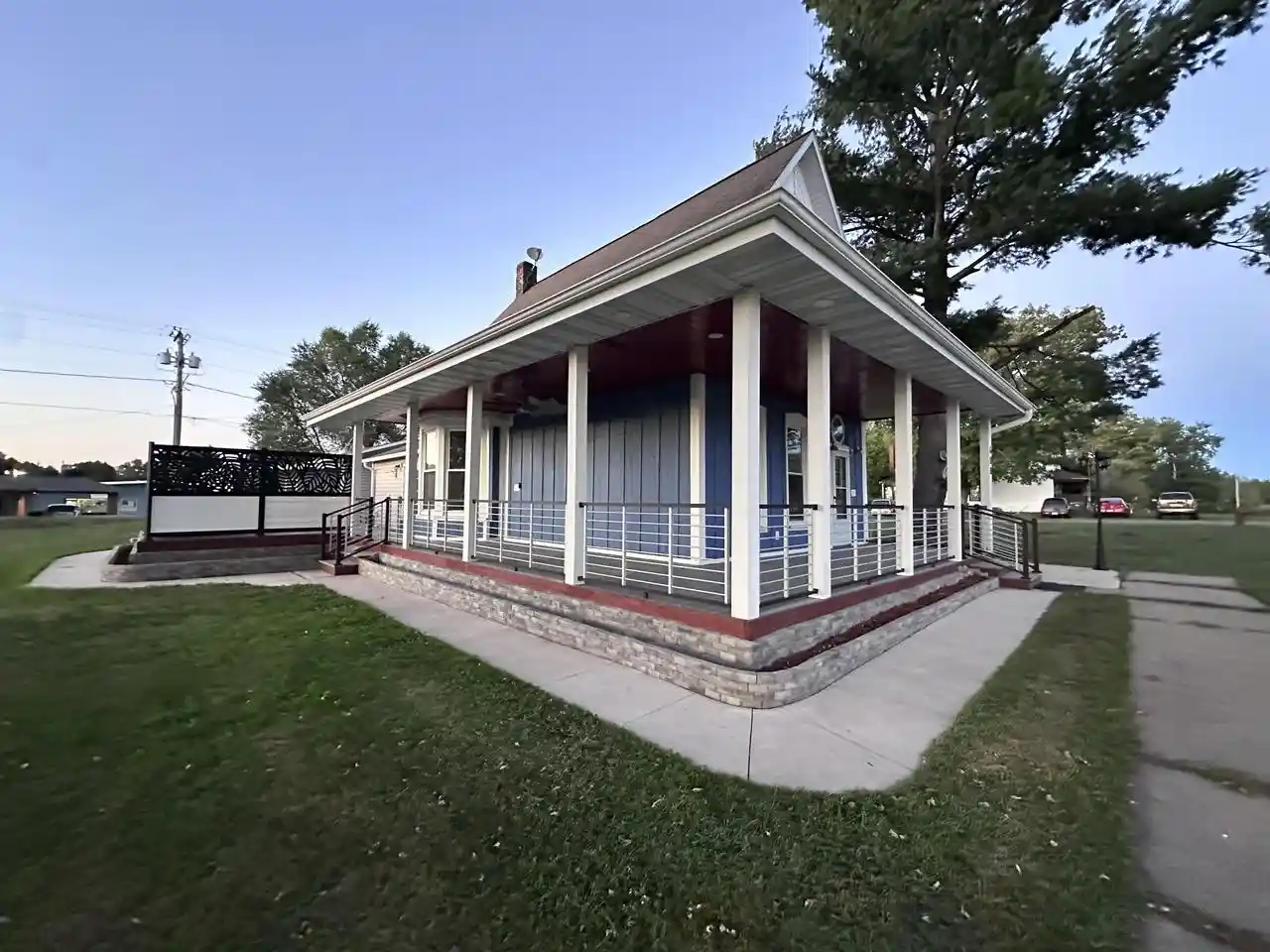 Photo 3 of Single family home for sale at 400 Lake Ave, Florence, WI 54121 | MLS# 50332869 | Listing updated on 2026-09-21