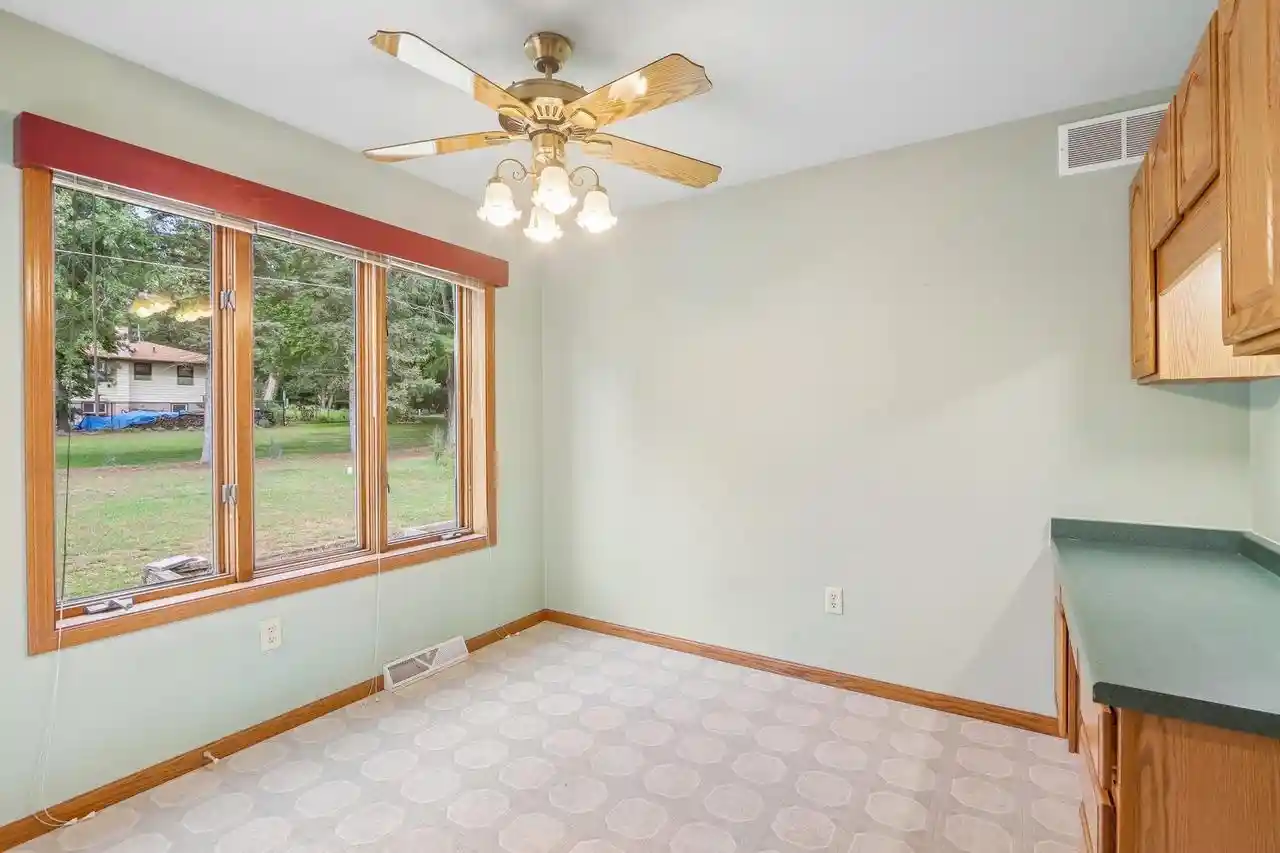 Photo 3 of Single family home for sale at W10862 Tipperary Rd, Poynette, WI 53955 | MLS# 2032916 | Listing updated on 2026-10-08