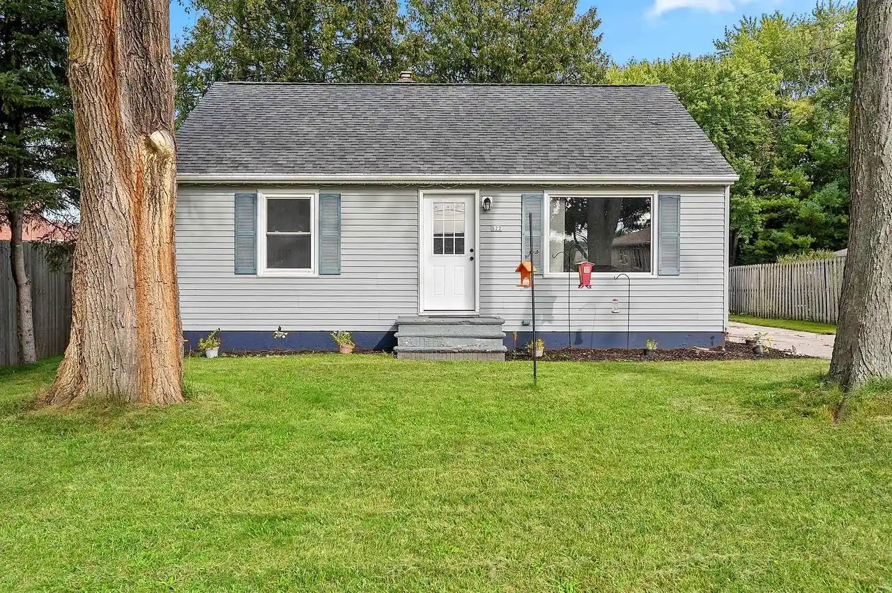 Photo 1 of Single family home for sale at 822 Ardennes St, Green Bay, WI 54303 | MLS# 50332863 | Listing updated on 2026-09-17