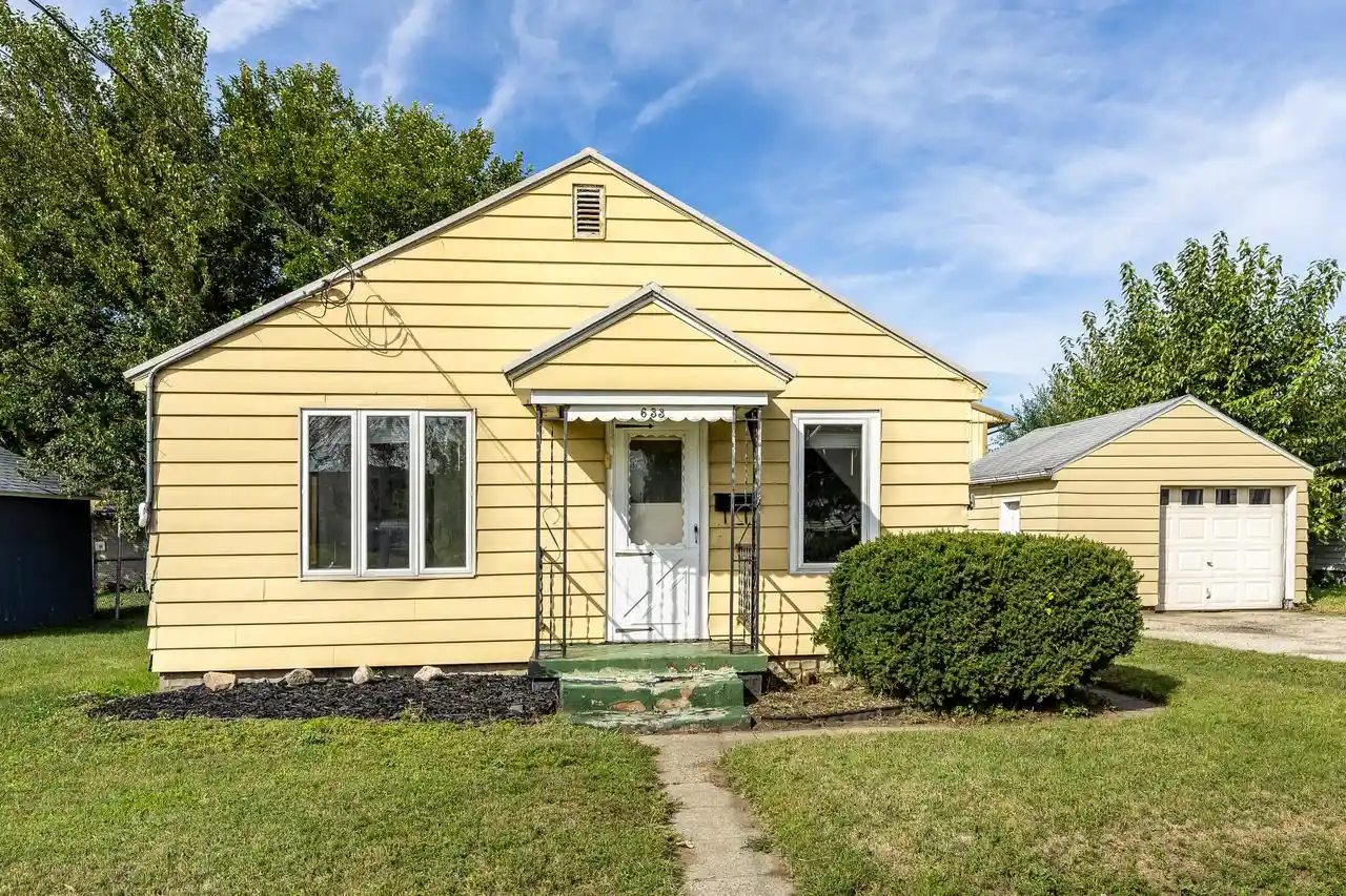 Single family home for sale at 633 Livingston St, La Crosse, WI 54603 | MLS# 1981096