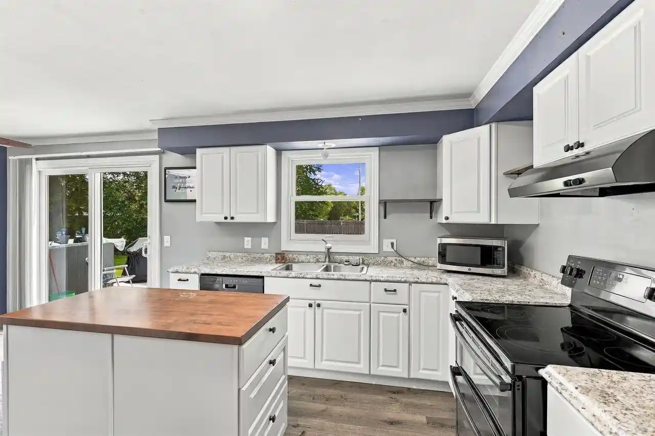 Photo 2 of Single family home for sale at 1621 N Blossom Dr, Appleton, WI 54914 | MLS# 50332862 | Listing updated on 2026-09-20