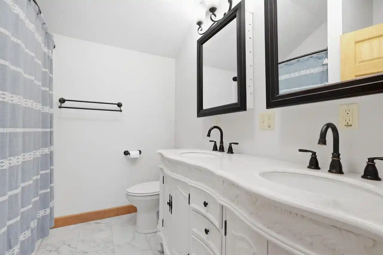 Photo 3 of Single family home for sale at 517 E Ogden St, Medford, WI 54451 | MLS# 22604631 | Listing updated on 2026-09-18