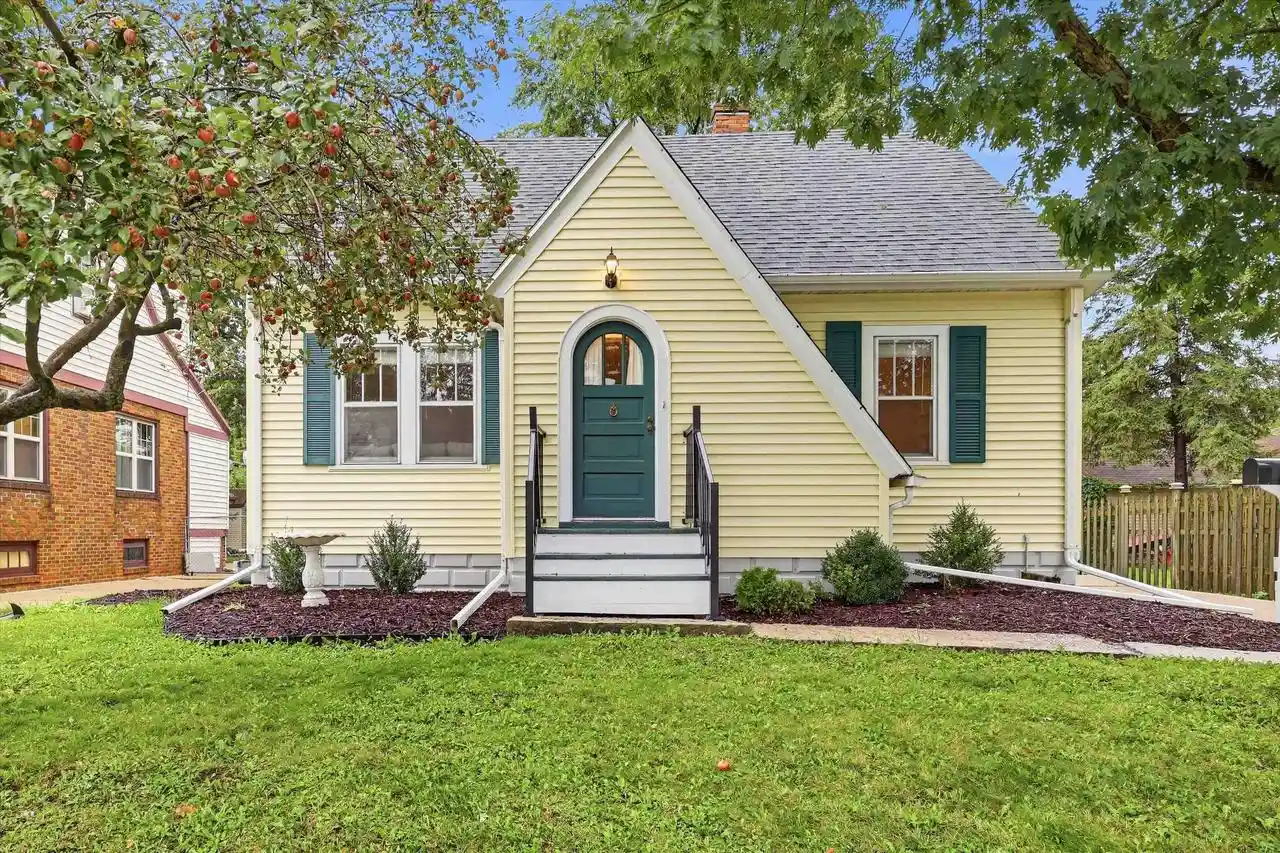 Photo 1 of Single family home for sale at 310 Gray St, Green Bay, WI 54303 | MLS# 50332878 | Listing updated on 2026-09-21