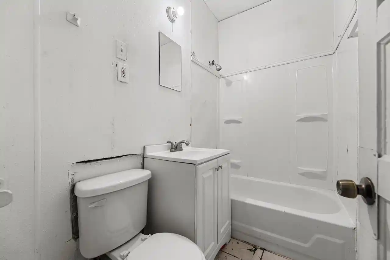 Listing Photo 4 - Condo for sale in building located at 3280 N 26th St, Milwaukee, WI 53206 - Unit #3282
