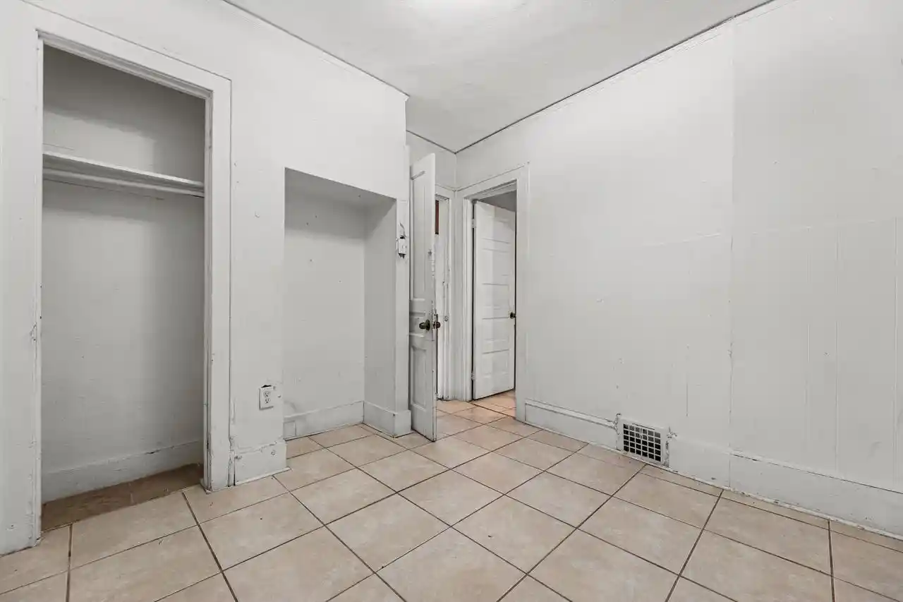 Listing Photo 5 - Condo for sale in building located at 3280 N 26th St, Milwaukee, WI 53206 - Unit #3282