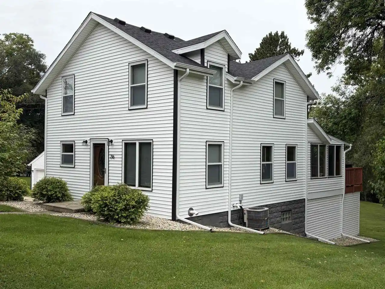 Photo 1 of Single family home for sale at 216 York Rd, Edgerton, WI 53534 | MLS# 2032934 | Listing updated on 2026-09-20