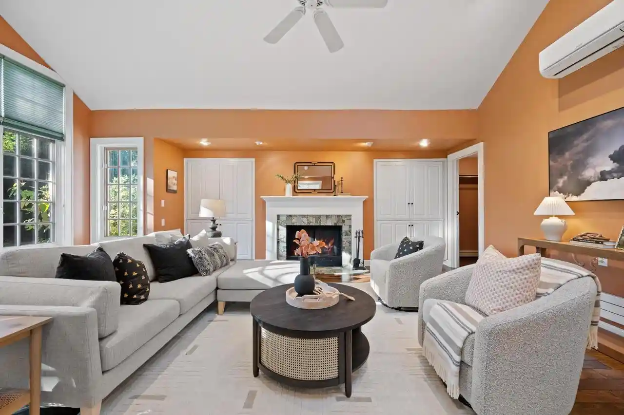 Photo 3 of Single family home for sale at 9373 N Lake Dr, Milwaukee, WI 53217 | MLS# 1981114 | Listing updated on 2026-10-07