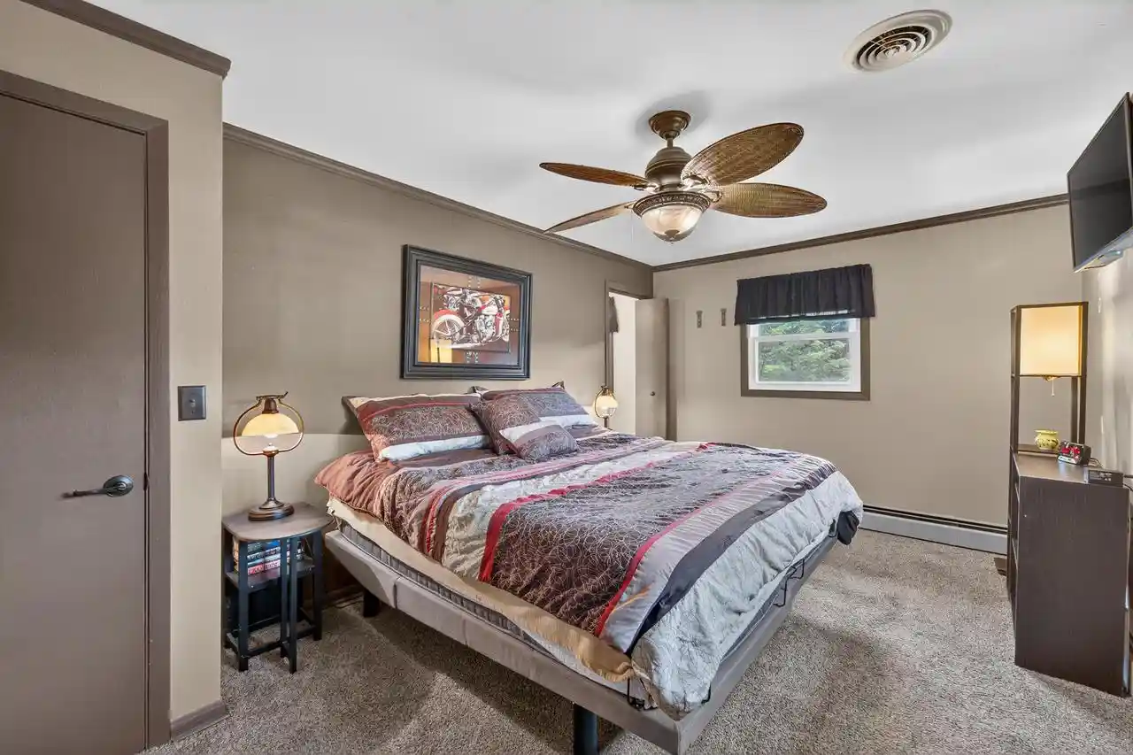 Photo 3 of Single family home for sale at 6023 Princeton Ln, Caledonia, WI 53402 | MLS# 1981117 | Listing updated on 2026-09-18
