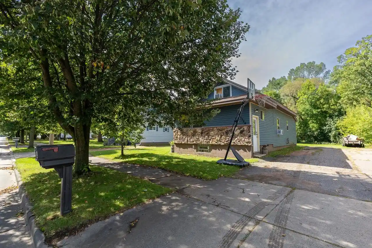 Photo 1 of Single family home for sale at 1324 S 3rd Avenue, Wausau, WI 54401 | MLS# 22604634 | Listing updated on 2026-09-22