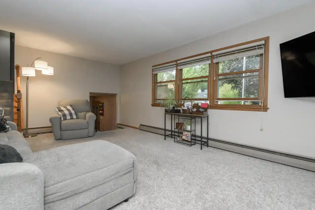 Photo 2 of Single family home for sale at W276n1606 Spring Crk Dr, Pewaukee, WI 53072 | MLS# 1981136 | Listing updated on 2026-09-25