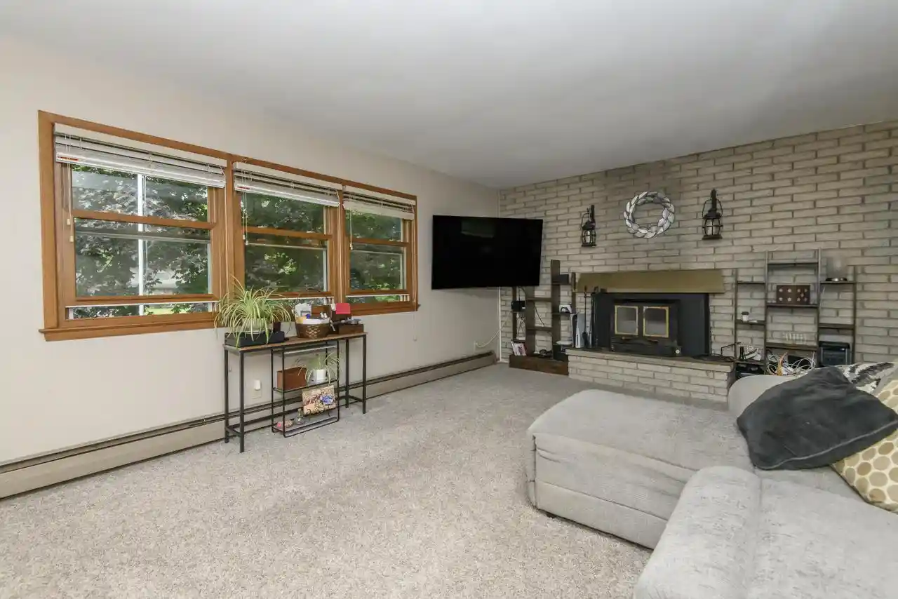 Photo 3 of Single family home for sale at W276n1606 Spring Crk Dr, Pewaukee, WI 53072 | MLS# 1981136 | Listing updated on 2026-09-25