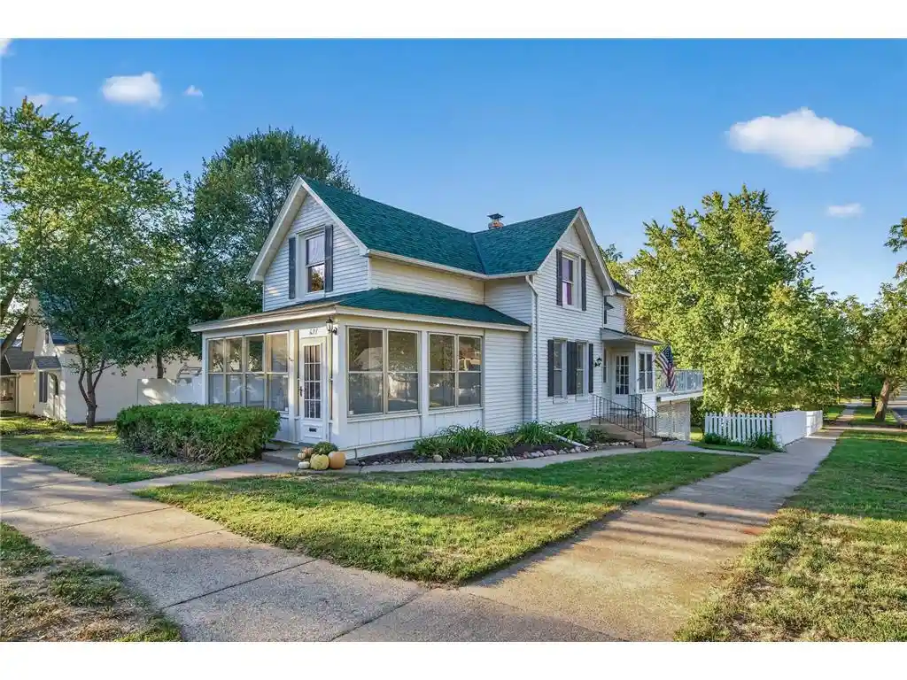 Photo 1 of Single family home for sale at 627 Locust St, Hudson, WI 54016 | MLS# 7146381 | Listing updated on 2026-09-25