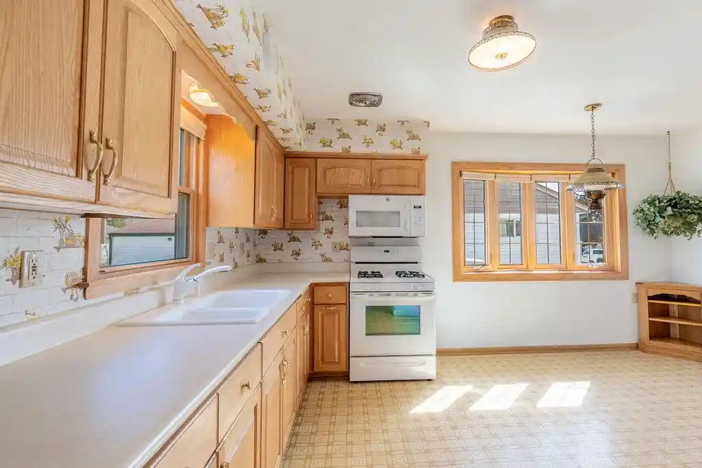 Photo 4 of Single family home for sale at 3828 E Van Eimeren Ave, Cudahy, WI 53110 | MLS# 1981143 | Listing updated on 2026-09-17