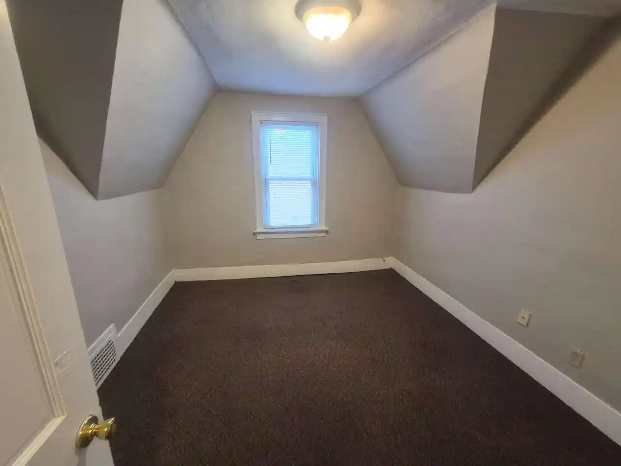 Photo 4 of Single family home for sale at 2028 W Michigan St, Milwaukee, WI 53233 | MLS# 1981145 | Listing updated on 2026-09-27