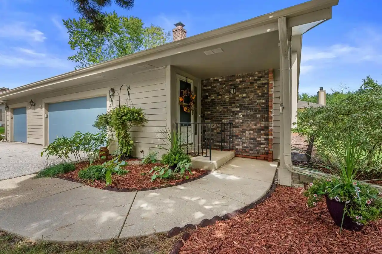 Photo 1 of Sale Pending at 4932 S Imperial Cir, Milwaukee, WI 53220 | MLS# 1981154 | Listing updated on 2026-09-27
