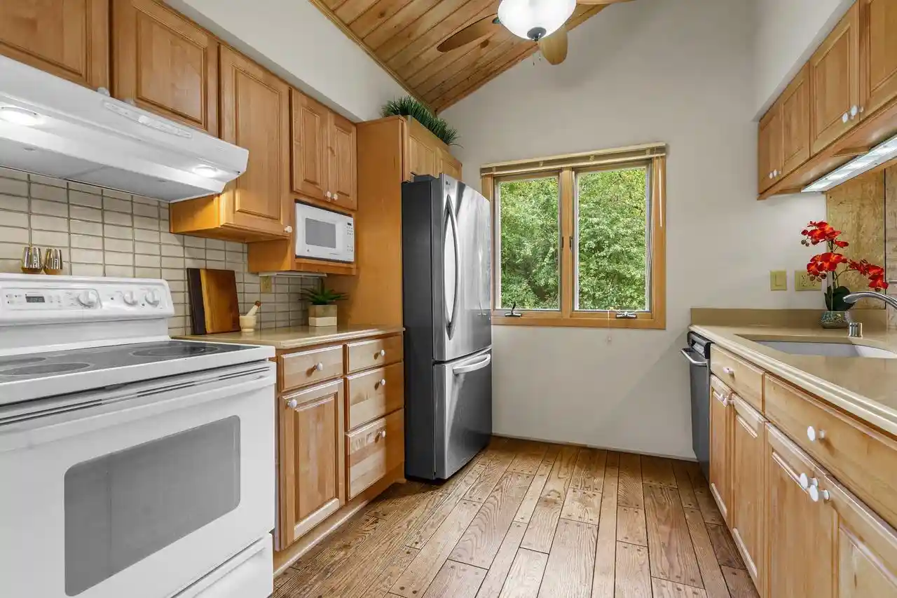 Photo 3 of Sale Pending at 4932 S Imperial Cir, Milwaukee, WI 53220 | MLS# 1981154 | Listing updated on 2026-09-27