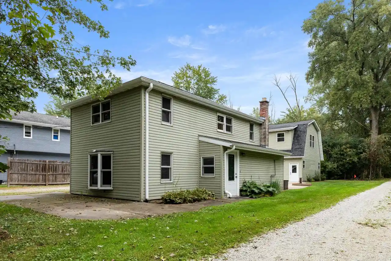 Photo 1 of Single family home for sale at 8413 Fox River Rd, Waterford, WI 53185 | MLS# 1981156 | Listing updated on 2026-09-23
