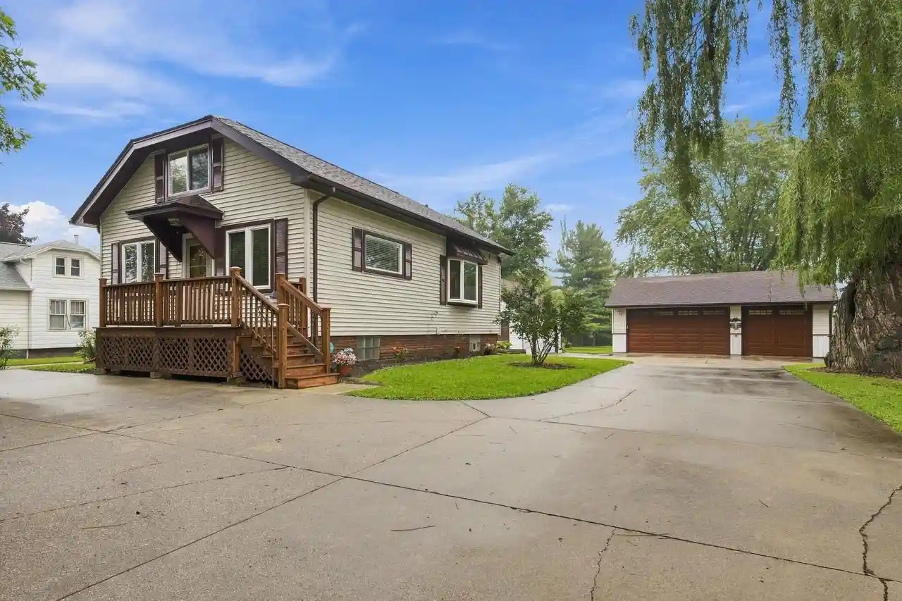 Photo 3 of Single family home for sale at 1407 Willow Rd, Mount Pleasant, WI 53177 | MLS# 1981155 | Listing updated on 2026-09-18