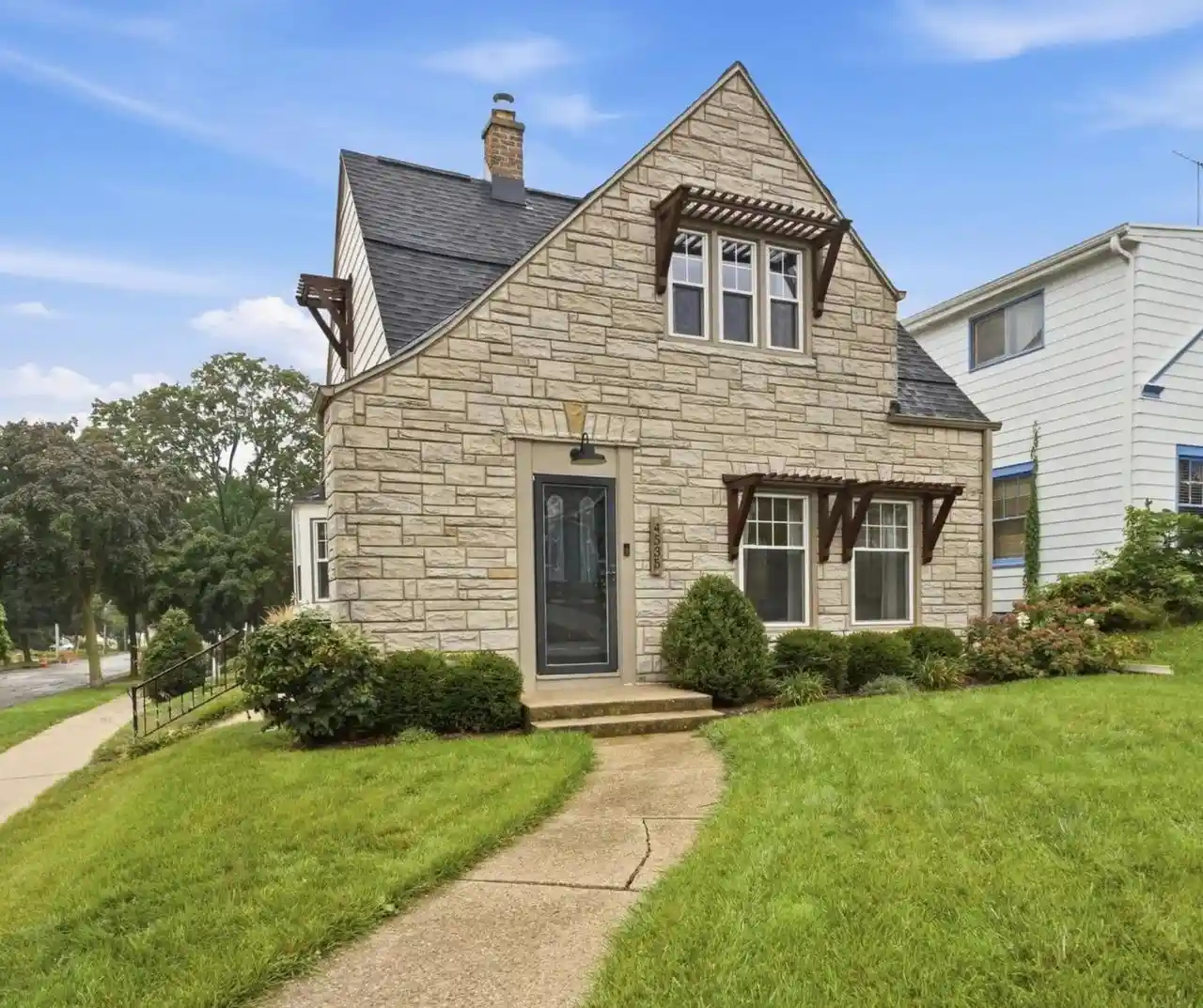 Photo 1 of Single family home for sale at 4535 S Griffin Ave, Milwaukee, WI 53207 | MLS# 1981160 | Listing updated on 2026-09-18
